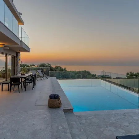 Villa Onyx - With Private Heated Pool