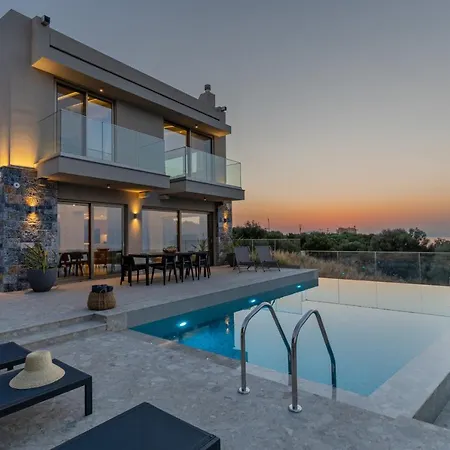 Onyx - With Private Heated Pool *