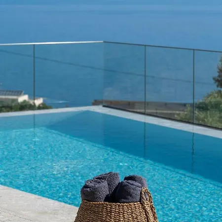 Onyx - With Private Heated Pool *