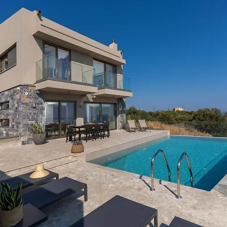 Onyx - With Private Heated Pool *