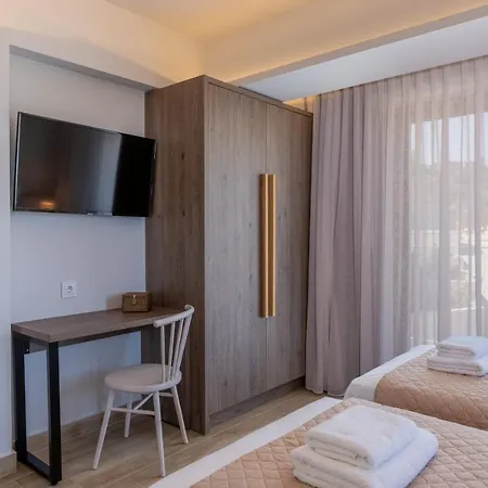 Onyx - With Private Heated Pool Atsipopoulo